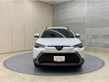 お車購入のポイントとなるフロントマスクです!シャープな目つきが印象的なデザインのヘッドランプです。