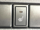 【シートヒーター】寒い日に重宝するシートヒーター!エアコンより早く温まってくれるので寒がりの人も安心ですね♪エアコンの温風は乾燥するから苦手、という方にもをおすすめです。