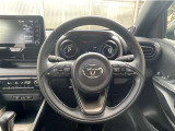 ステアリングスイッチ搭載!手を離さずに手元のスイッチで操作が可能。運転中、視線をそらさなくても操作ができて安全です!