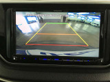 バックガイドモニターで、後方を確認しながら安心して駐車することができます。運転初心者も熟練者も必須の機能ですよ!