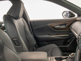 BSM(ブラインドスポットモニタ)!隣の車線を走る車両をレーダーで検知し、ドアミラーでは確認しにくい後側方エリアに存在する車両に加えて、急接近してくる車両も検知します。