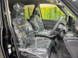 運転席シート廻りは使用感も少なく、良好な状態となっています。前オーナー様が丁寧に使っていたことがよくわかりますね。