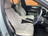 XC40 T4 AWD モメンタム 4WD サンルーフ