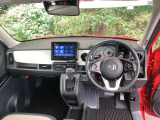 ご覧のように、視界が広く運転しやすいように設計されています。また、プラズマクラスター技術搭載フルオートエアコンで快適です。