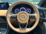 【純正革巻きステアリング】上質な革を使用することで、手にしっかり馴染みとても運転しやすいハンドルです♪
