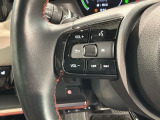 ステアリングにオーディオ操作スイッチが付いています。オーディオ画面に直接タッチしなくても操作が出来ますので、運転に集中できます。