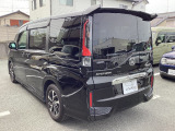 視界の良さと取り回しの良さで、たまに運転する奥様にも安心♪