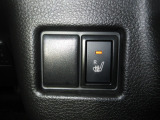 運転席にシートヒーターが付いてます。寒い冬でもスイッチONで座面をあたたかくして、ドライブをさらに快適にしてくれます。