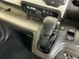発進時から滑らかに加速する無段階変速のCVTはストップ&ゴーの多い街の中も快適です