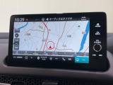 【HondaCONNECT】安心・ストレスフリーなカーライフを実現する新世代コネクテッド技術、緊急通報ボタンが装備されていおり。ご利用にはHonda Total Care プレミアムのご加入が必要です