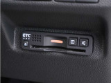 【両側電動スライドドア】ボタンを押すだけで両側のスライドドアの開閉が可能。もちろんキーからの操作も可能。お子様を抱いている時・両手いっぱいの荷物を持ってる時など非常に役立ちます。