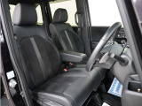 運転席のスペースはゆったりしていて、視界も広く確保されているので普段の運転からロングドライブまで快適です。