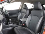 メーカーオプションの本革シートを装備!ゆったり座れて、ホールド性も良く運転に集中できるシートです!!また、電動パワーシートですので着座位置も正確に合わせることが出来ます!!