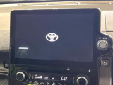 【メーカー純正10.5型ナビ】インテリアに溶け込むスタイリッシュな「専用設計」メーカーナビを装備♪視認性や操作性など基本性能にも優れ、より上質なカーライフをお楽しみいただけます。