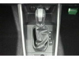 『トヨタ認定中古車』3つの安心を1台にセット!1.徹底した洗浄 2.車両検査証明書つき 3.ロングラン保証つき 全てをクリアした【安心】の証!詳しくスタッフまでお気軽にお問い合わせ下さい。
