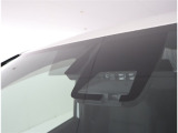 サポカーSとは、衝突被害軽減ブレーキに加えて、高齢者に多いと言われている踏み間違い事故防止をサポートする機能です。詳しくは販売店スタッフまでおたずねください。