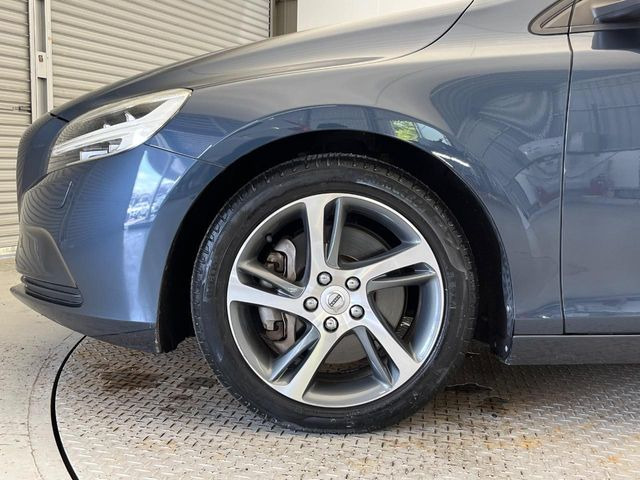 ボルボ V40 D4 モメンタム ディーゼル の中古車詳細 (76,950km, デニム