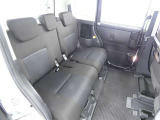 ゆとりある広々とした車内空間は、ドライブを始め買い物やレジャーなど、幅広く活躍します。一人でもみんなとでもお出かけを楽しみましょう!