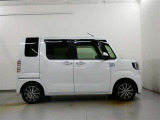 この度は、当社の展示車をご覧いただきまして、誠に有難うございます。自信をもってお勧めできる車となりますので、ごゆっくりご覧頂きたいと思います。