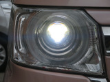 切れにくく明るいLEDヘッドライト装備