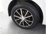 かっこいいホイールですね。 車のイメージを大きく左右するホイール部分はコダワリを持ちたいですね。