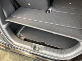 アイデア次第でいろいろな使い方ができる広くて使い勝手のいい荷室。