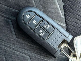 ●仕入れ段階で徹底したチェックを行い、厳しい審査にパスした車だけを展示・販売しています。弊社ではこれをプロチェックと呼び、数十の独自チェック項目に基づき、車の状態を調べ上げています。