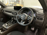 ドライバー中心に設計されたレイアウトで操作性がよく、快適な運転環境を提供!