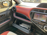 助手席のグローブボックスになります!車検証入れやそのほかの小物の収納に役立ちそうですね☆