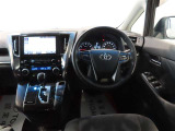 見通しのよいすっきりとした視界で、誰でも運転しやすいです。運転のしやすさは疲れにくさにも繋がりますよ♪