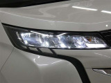 LEDヘッドライトです。デザイン性がよくとても明るいので、夜間の走行や悪天候でも安心です。しかも長寿命!
