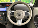 インテリアに合わせたデザインのステアリングは、運転される方のことも考え、運転しやすい形状、大きさです。是非一度、実際に触ってお確かめください。
