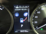 運転席のメータパネル類は常に視界に入る場所ですので、大事なチェックポイントです。ぜひ実際にご乗車ください。