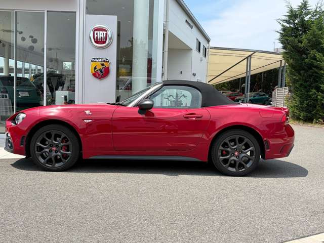 アバルト アバルト124スパイダー 1.4 の中古車詳細 (60,000km, レッド