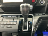 オートマチックシフトレバーは、手になじみ操作しやすい形状で安全運転にもつながります♪