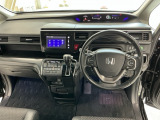 【前方視界】開放的な前方視界!運転がしやすく疲れにくいです♪窓が大きく、見通しがとっても良いおクルマですよ♪