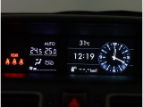 車の様々な情報を表示するマルチファンクションディスプレイです。