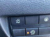 オートスライドドアは、運転席前にあるスイッチの操作でもオート開閉ができ、とても便利です。