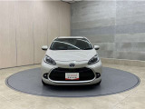 お車購入のポイントとなるフロントマスクです!シャープな目つきが印象的なデザインのヘッドランプです。