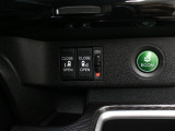 【両側電動スライド】スライドドアは両側電動スライドドアになっております。運転席からの開閉も出来、リモコンキーでも離れたところから開閉出来ますので大変便利な装備です。