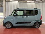 【スマートアシスト搭載車】 衝突回避支援ブレーキ機能(対車両・歩行者)、衝突警報機能(対車両・対歩行者)、誤発信抑制制御機能などの機能で安全な運転をサポートします。