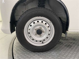 タイヤサイズは 165/80 R14 です。