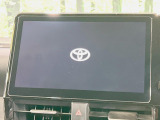 【10.5インチナビ】高級感とインパクトのある大画面ナビを装備。各種オーディオ操作はもちろん、スマホ連携もできる利便性の高いナビです♪