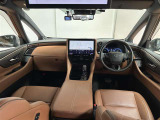 運転席周辺の様子です☆ オーディオ周りやメーター類の位置など、ご確認下さいね♪