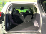 普段のお買い物や通勤、送迎等に十分な荷室スペースを確保しております。セカンドシートを倒すと、大きな荷物の積載も可能です♪