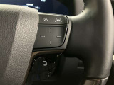 ハンドルから手を放さずに操作できるので安全運転に繋がりますね。
