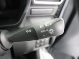 外の明るさに応じてライトを自動点灯・消灯してくれるオートライト付き♪