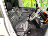 運転席シート廻りは使用感も少なく、良好な状態となっています。丁寧に使われていたことがよくわかりますね。