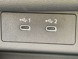 前席USB電源です。