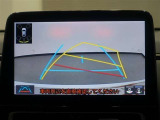 バックガイドモニターで、後方を確認しながら安心して駐車することができます。運転初心者も熟練者も必須の機能ですよ!